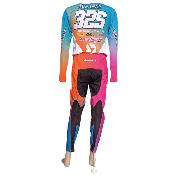 Set Hose + neue originale Shirt, kommt aus Überproduktion von Delvintor Alfarizi Hondax