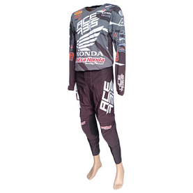 Set Hose + neue originale Shirt, kommt aus Überproduktion von Delvintor Alfarizi Hondax