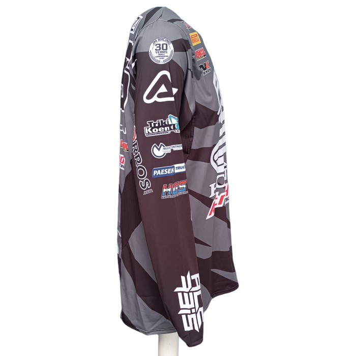 Das neue originale Shirt, kommt aus Überproduktion von Delvintor Alfarizi Hondax